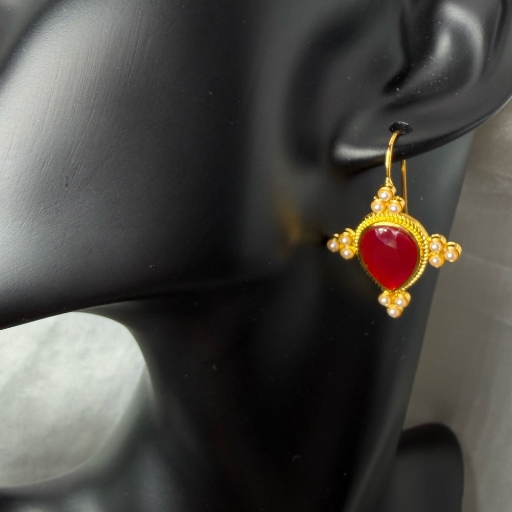 Unique vintage Gold and Red Teardrop Earrings - Picture 5 of 10